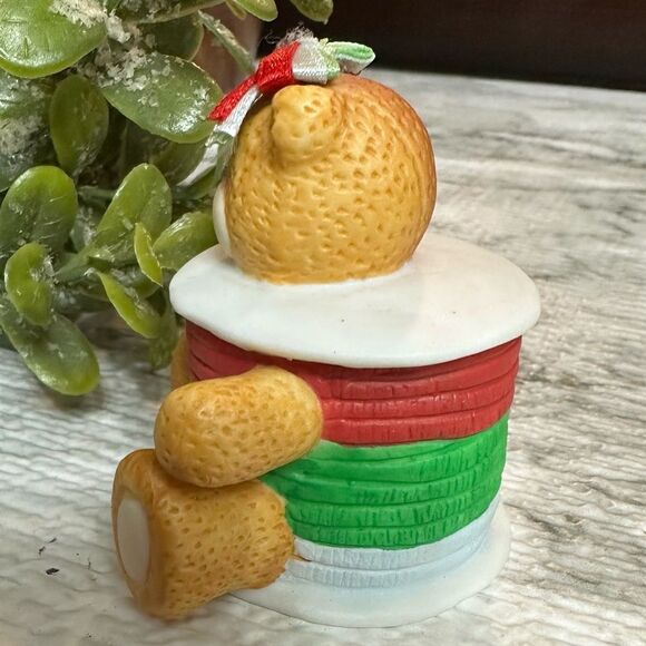 Vtg‎ Enesco 1994 Lucy & Me Christmas Ribbon Bear by Lucy Rigg - Picture 2 of 7